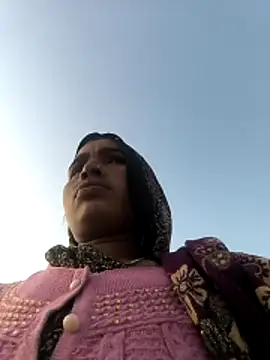 Hot raaani online show from January 6, 11:14 am