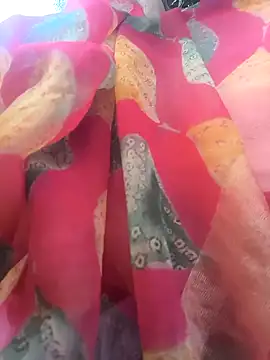 Hot raaani online show from January 15, 11:26 am