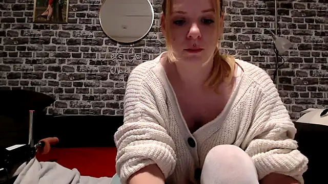 SexyMilf 37 online show from April 1, 8:17 pm