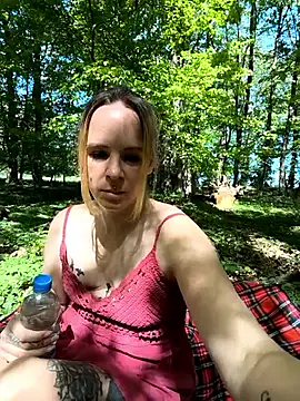Snapshot of SexyMilf_37 chatting on May 2, 12:32 pm SexyMilf 37 online show from May 2, 12:32 pm