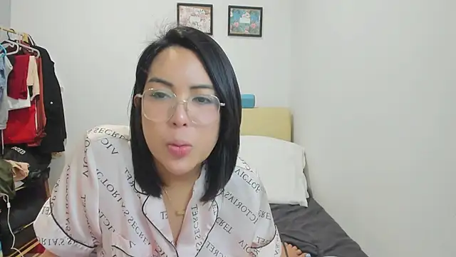 Rainy Ren online show from October 23, 3:00 pm