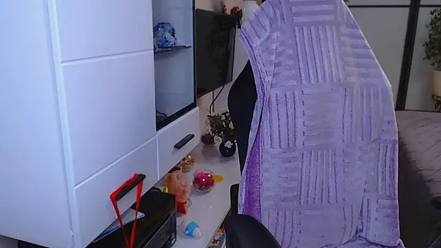 Snapshot of Anna_Blare chatting on February 7, 5:16 pm Anna Blare online show from February 7, 5:16 pm