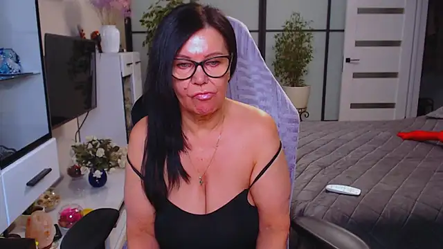 Snapshot of Anna_Blare chatting on February 8, 6:06 am Anna Blare online show from February 8, 6:06 am