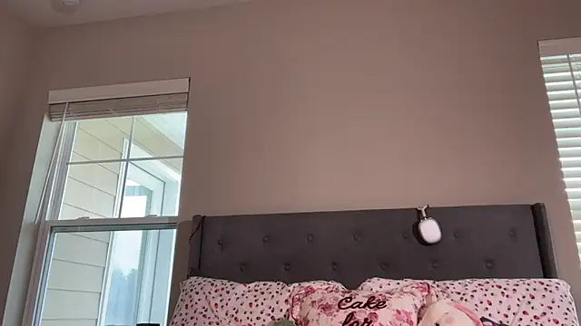 anamira1 online show from April 3, 5:00 pm