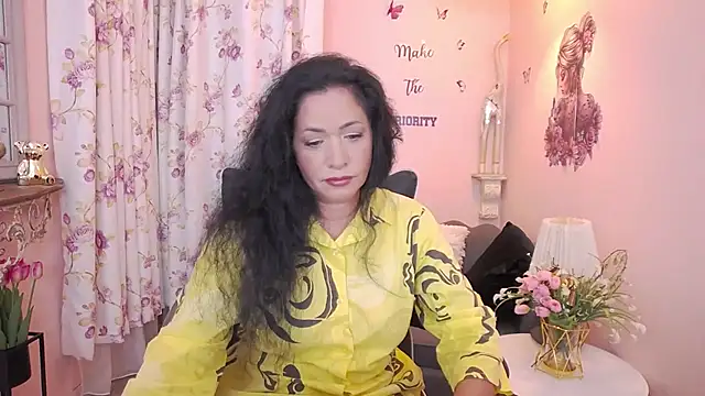 Snapshot of MyLovOne chatting on July 12, 10:06 am MyLovOne online show from July 12, 10:06 am