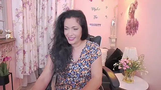 Snapshot of MyLovOne chatting on July 13, 10:18 am MyLovOne online show from July 13, 10:18 am