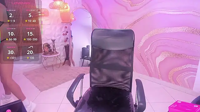 keytinthomson  online show from October 24, 4:36 pm