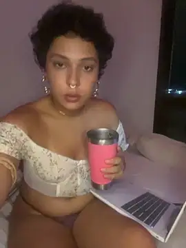 Snapshot of OliviaWild_ chatting on March 5, 2:40 am OliviaWild online show from March 5, 2:40 am