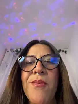 Snapshot of Linda_Bellucci chatting on May 16, 5:04 am Linda Bellucci online show from May 16, 5:04 am