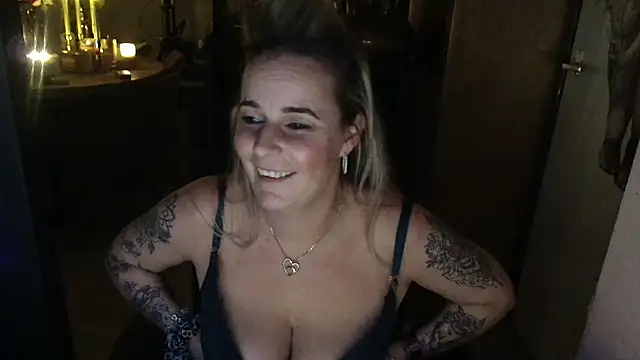 Mrs-Aurora online show from February 6, 11:08 pm