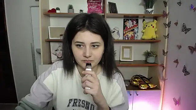 Snapshot of Katrin_kiss_ chatting on May 18, 12:22 pm Katrin kiss online show from May 18, 12:22 pm