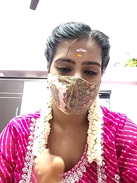 Snapshot of Tamil-Meenu12 chatting on April 28, 5:01 am Tamil-Meenu12 online show from April 28, 5:01 am