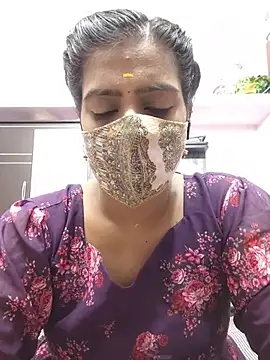 Snapshot of Tamil-Meenu12 chatting on May 20, 6:19 am Tamil-Meenu12 online show from May 20, 6:19 am