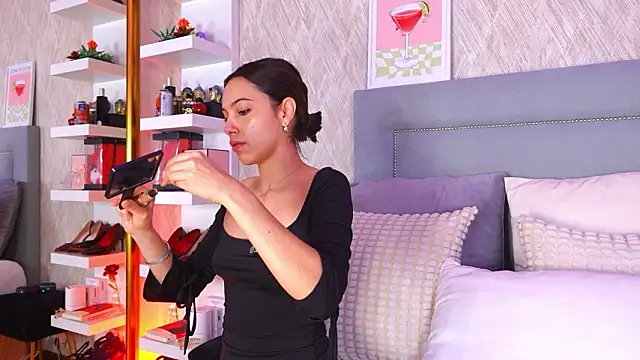 Sofy Bradd online show from February 21, 7:31 am