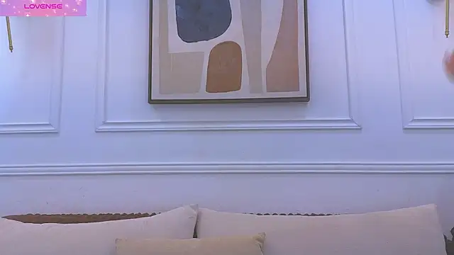 Daisy Price online show from April 6, 10:38 am