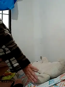 yaneth  online show from November 17, 11:38 am