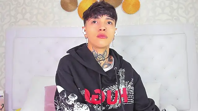 Snapshot of b3k_afrodict chatting on February 19, 3:24 am b3k afrodict online show from February 19, 3:24 am