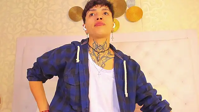 Snapshot of b3k_afrodict chatting on February 20, 3:25 am b3k afrodict online show from February 20, 3:25 am