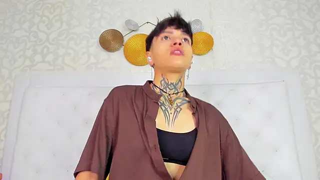 Snapshot of b3k_afrodict chatting on February 23, 3:26 am b3k afrodict online show from February 23, 3:26 am