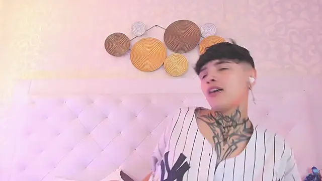 Snapshot of b3k_afrodict chatting on March 3, 3:23 am b3k afrodict online show from March 3, 3:23 am