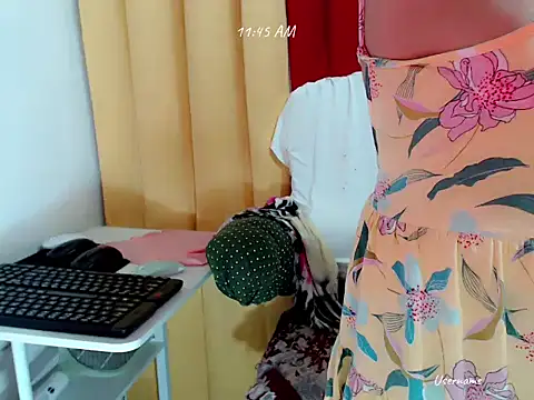 nesianhottits online show from May 26, 3:46 am