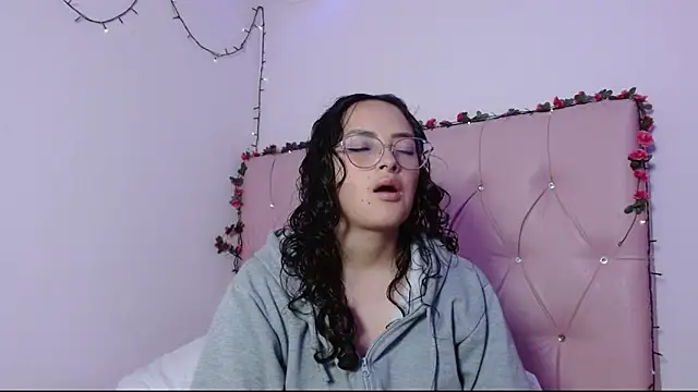 manumeow1 online show from December 14, 10:14 pm