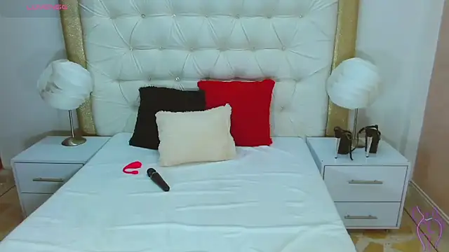 WildScarlet online show from March 21, 12:39 pm