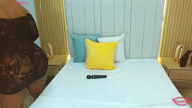 WildScarlet online show from October 27, 1:37 pm