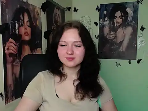 LadyAlice  online show from April 1, 5:41 am