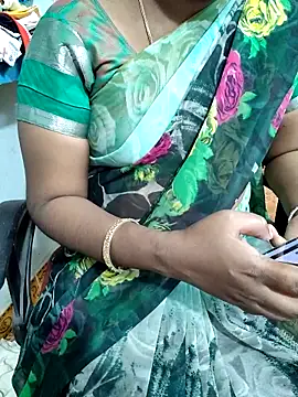 Snapshot of lolida69thamil chatting on September 28, 5:57 am lolida69thamil online show from September 28, 5:57 am