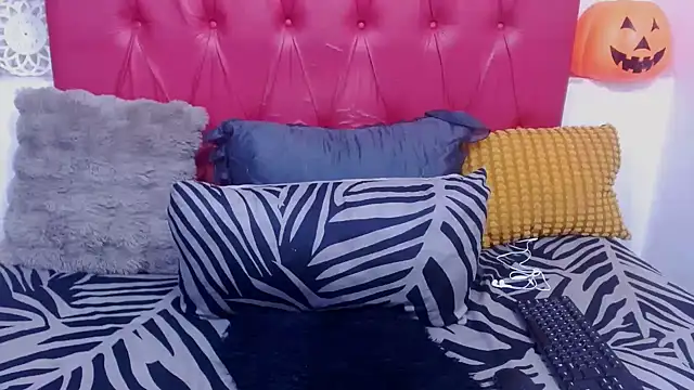 GoldenBigAssCurvy online show from April 26, 1:42 pm