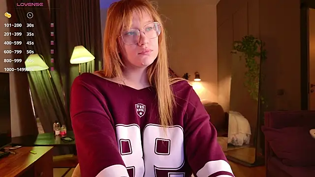 Morvelyn online show from February 17, 8:15 pm