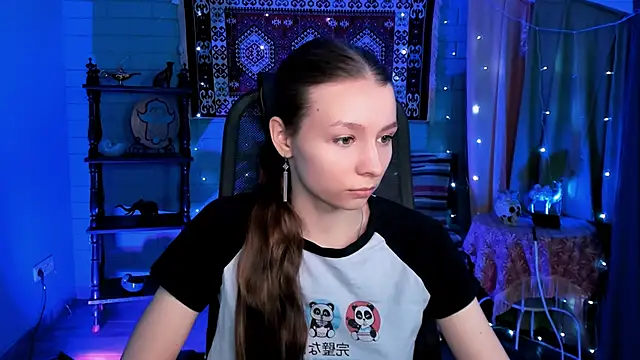 JulieDaniel online show from February 19, 4:19 am