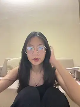 Lil-Gi online show from November 13, 3:55 pm