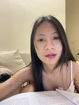 Lil-Gi online show from November 14, 3:44 pm