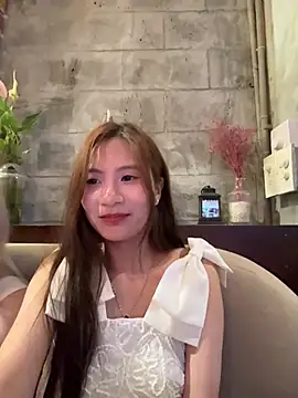 Lil-Gi online show from April 10, 6:45 pm