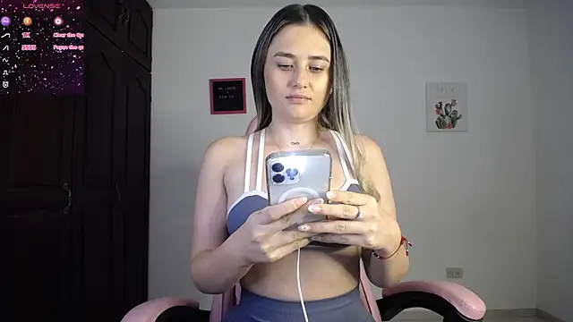 Veronika  Winslow  online show from September 24, 6:28 am