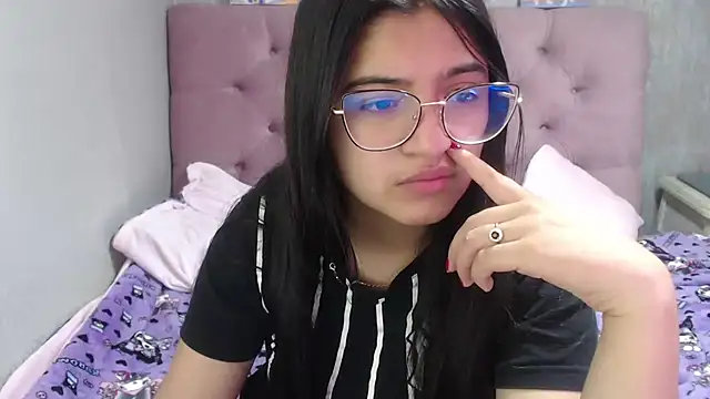 laurenelove online show from September 20, 2:56 am