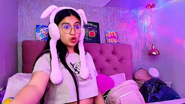 laurenelove online show from November 25, 3:39 am