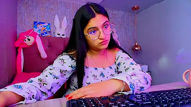 laurenelove online show from November 26, 4:02 am