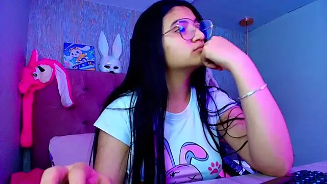 laurenelove online show from December 3, 3:47 am