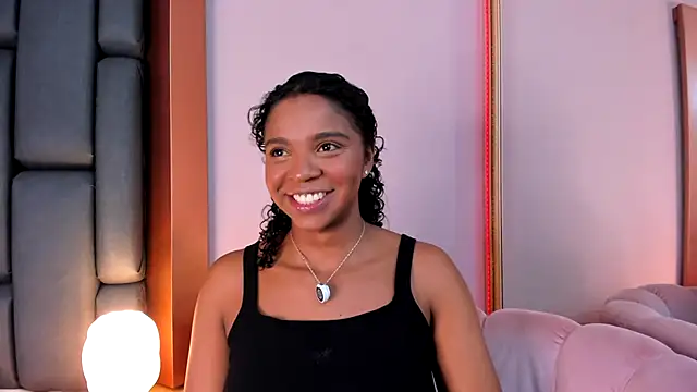 LisaMendez online show from April 10, 11:09 pm