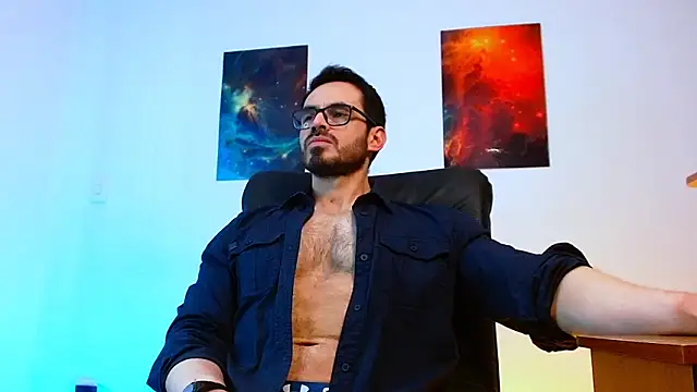 Axel Lover online show from March 31, 9:59 pm