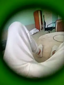 Snapshot of husi6969 chatting on April 29, 9:24 am husi6969 online show from April 29, 9:24 am