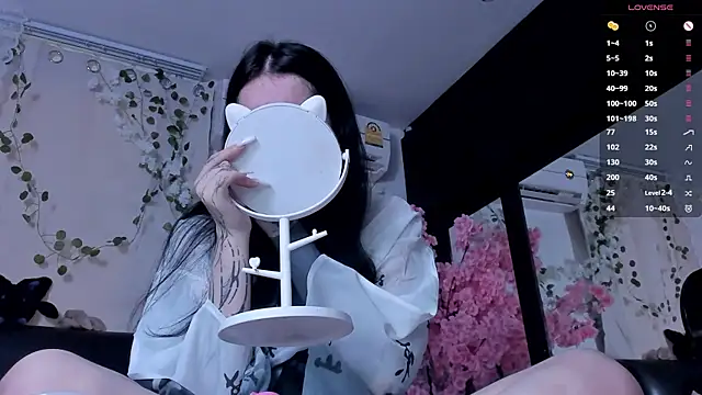 Snapshot of Lein_Bone chatting on September 19, 2:02 am Lein Bone online show from September 19, 2:02 am