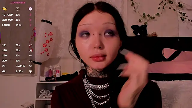 Snapshot of Lein_Bone chatting on October 2, 4:47 pm Lein Bone online show from October 2, 4:47 pm