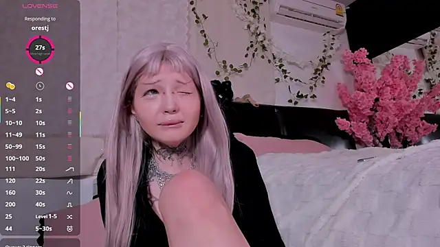 Snapshot of Lein_Bone chatting on October 13, 12:10 am Lein Bone online show from October 13, 12:10 am