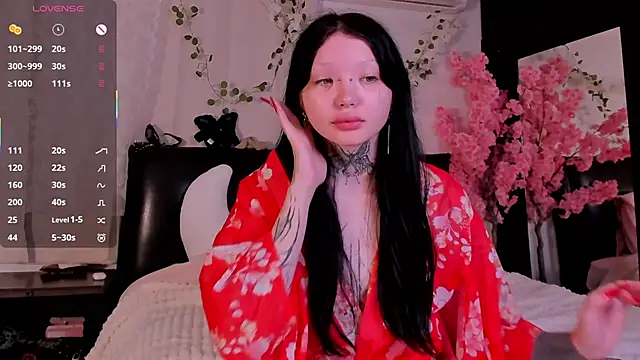 Snapshot of Lein_Bone chatting on October 18, 12:02 am Lein Bone online show from October 18, 12:02 am