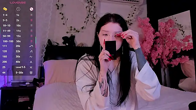 Snapshot of Lein_Bone chatting on October 19, 12:11 am Lein Bone online show from October 19, 12:11 am