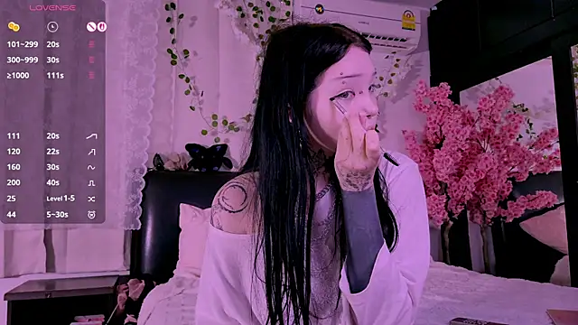 Snapshot of Lein_Bone chatting on October 23, 12:10 am Lein Bone online show from October 23, 12:10 am